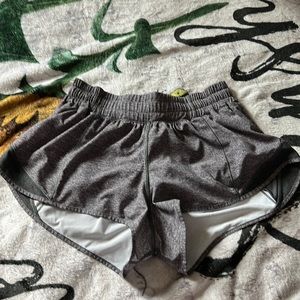 Lululemon Hotty Hots 2.5” short. Size 4.